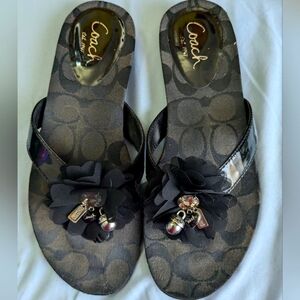 Coach Serenity Sandal Thong Slides patent Leather black Logo flower pearl Sz 5.5